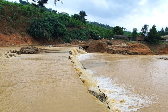 Quảng Nam tăng cường phòng ngừa, ứng phó các sự cố môi trường mùa mưa bão năm 2024