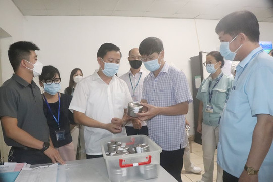 Xử phạt hơn 200 triệu đồng 10 cơ sở sản xuất, kinh doanh thực phẩm, dược phẩm ở Hà Nội