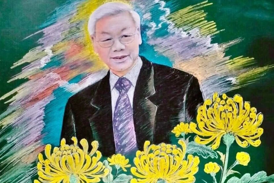Thầy giáo Hà Tĩnh dùng phấn khắc họa chân dung Tổng Bí thư Nguyễn Phú Trọng