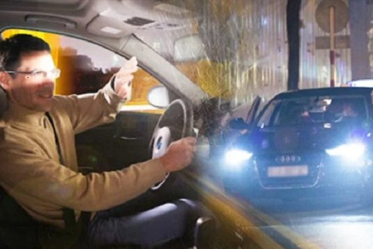 Khung giờ bắt buộc sử dụng đèn xe khi tham gia giao thông, người dân lưu ý kẻo bị phạt