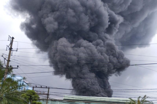 Công ty sản xuất bật lửa gas cháy lớn, 12 công nhân bị bỏng