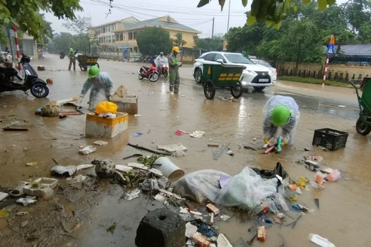 Thừa Thiên – Huế tăng cường ứng phó các sự cố môi trường trong mùa mưa bão