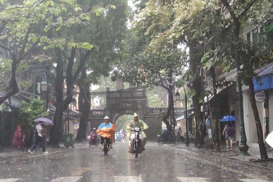 Dự báo thời tiết Hà Nội ngày 17/8: Có mây, đêm và chiều tối mai có mưa rào và dông