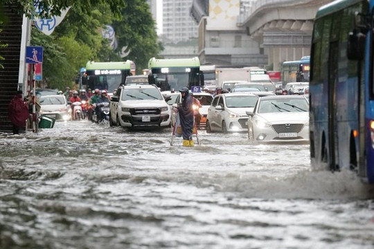 Cảnh báo ngập úng tại nhiều tuyến phố Hà Nội vào chiều nay (19/8)