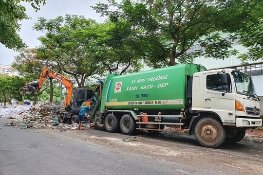 Bình Định duy trì vận hành xe vệ sinh môi trường dọc quốc lộ 19