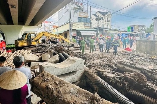 2 công nhân ở Cần Thơ bị vùi lấp do sạt lở trong lúc thi công đường cống thoát nước
