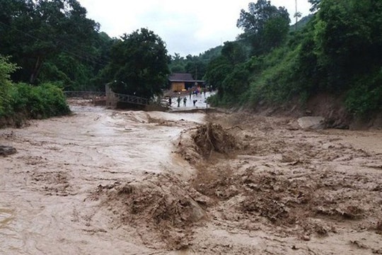 Nguy cơ lũ khẩn cấp trên các sông ở Bắc Bộ và Thanh Hóa
