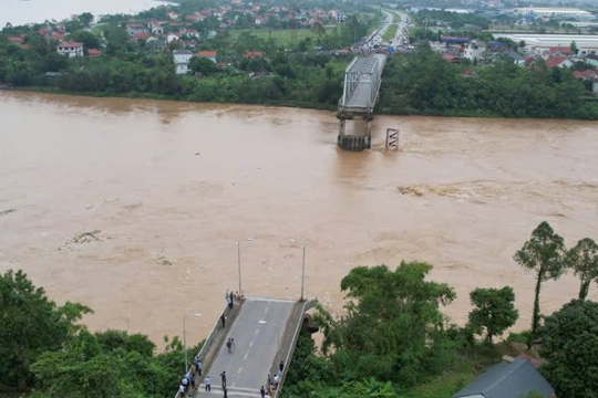 Sập cầu Phong Châu, giao thông được phân luồng như thế nào?