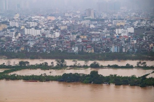 Chủ tịch Hà Nội ban hành công điện hỏa tốc ứng phó với lũ lớn trên các tuyến sông