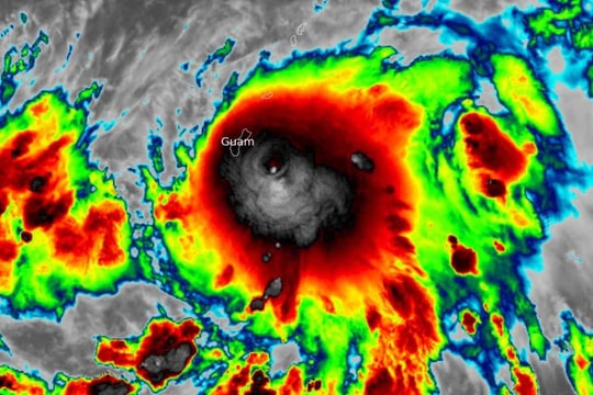 Cơn bão mới gần Philippines có khả năng mạnh thành bão cuồng phong