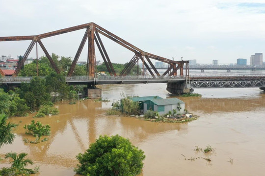 Hà Nội: Rút lệnh báo động lũ cấp 1 trên sông Hồng