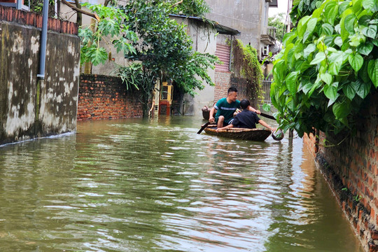 Hà Nội còn khoảng 14.736 người sơ tán vì ngập lụt