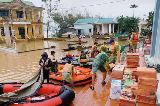 Bộ Công Thương ban hành Công điện về chủ động dự trữ, cung ứng hàng hóa thiết yếu ứng phó bão số 4