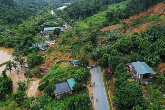 Phó Thủ tướng chỉ đạo triển khai ngay flycam phát hiện nguy cơ sạt lở để cảnh báo sớm