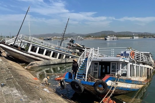 Tàu du lịch bị đắm do bão Yagi: Sửa mất hàng tỷ đồng, phải bán đồng nát