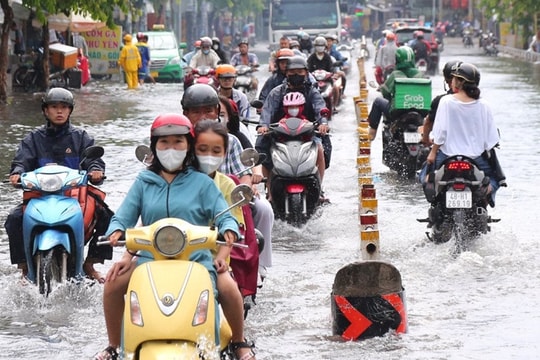 TP. HCM tiếp tục mưa lớn, sắp đón đỉnh triều cường cao nhất