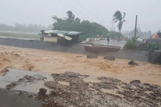 Bão Trà Mi chưa vào Philippines đã khiến 92 khu vực ngập lụt, hàng trăm nghìn người đi lánh nạn