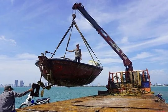 Bão Trà Mi vào gần bờ, Đà Nẵng đề nghị người dân hạn chế ra khỏi nhà