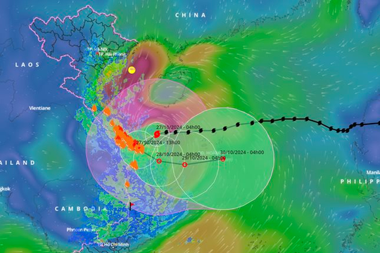 Bão số 6 đã đi vào đất liền khu vực Thừa Thiên Huế, Quảng Nam - Đà Nẵng
