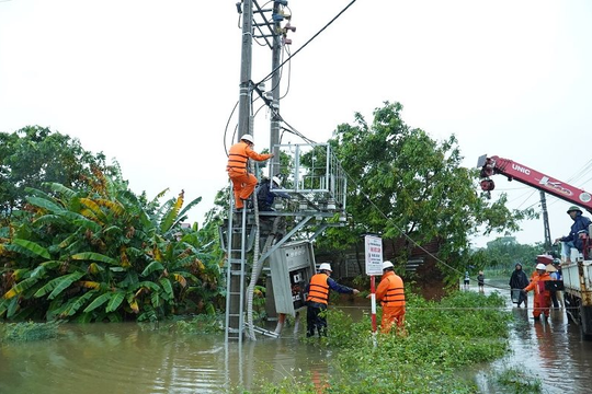 EVNCPC: Đã cấp điện trở lại cho hơn 502.600 khách hàng mất điện do bão số 6