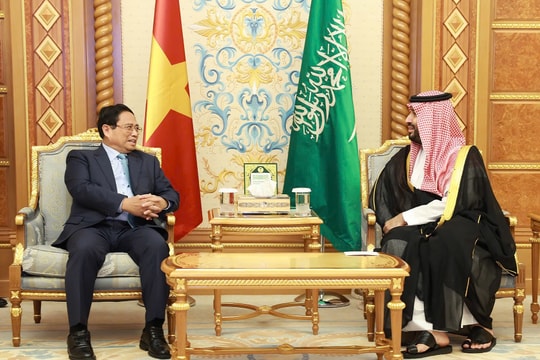 Thủ tướng Phạm Minh Chính khuyến khích Saudi Arabia xây dựng trung tâm trung chuyển, dự trữ dầu thô và sản phẩm lọc hóa dầu tại Việt Nam