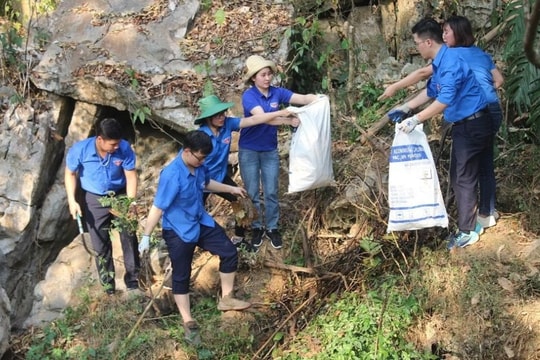 Sơn La đẩy mạnh giải pháp ứng phó biến đổi khí hậu và bảo vệ môi trường