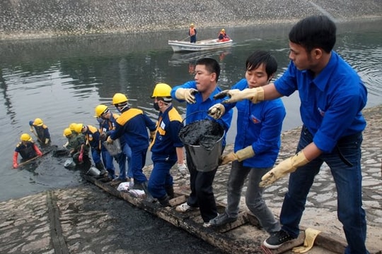 Hà Nội sẽ cập nhật tình trạng vệ sinh sông hồ hằng tuần trên bảng tin “Dòng sông hôm nay”