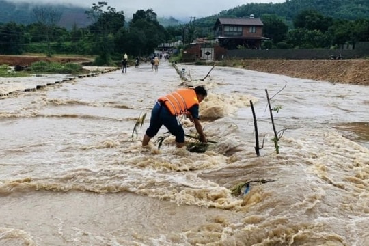 Cảnh báo lũ trên sông từ Quảng Nam đến Khánh Hòa, có nơi trên báo động 2