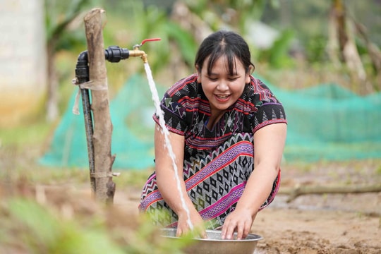 Nỗ lực không ngừng nghỉ "kéo" nước sạch về với người dân nông thôn