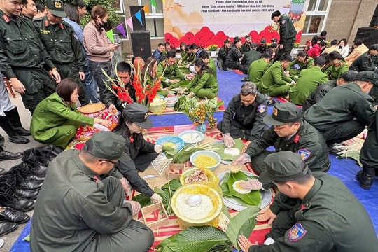 Công an TP Hà Nội tổ chức Hội thi "Vui gói bánh chưng - tưng bừng đón Tết"