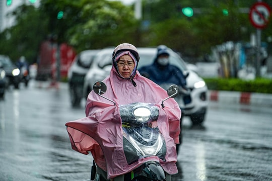 Dự báo thời tiết Hà Nội ngày 15/2/2025: Đêm và sáng có mưa nhỏ, trời rét