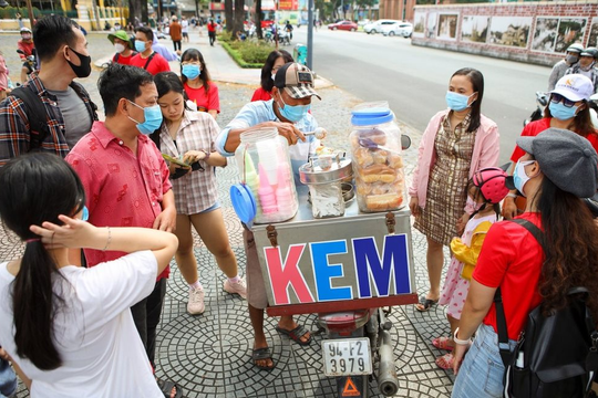 TP Hồ Chí Minh: Tăng cường xử lý tình trạng ăn xin, bán hàng rong, chèo kéo khách du lịch