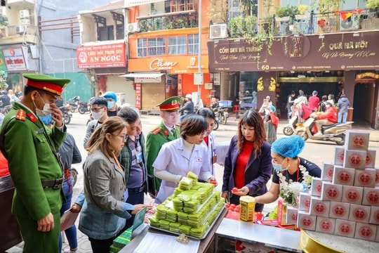 Hà Nội sẽ công khai danh sách cơ sở vi phạm an toàn thực phẩm, siết chặt quản lý thị trường