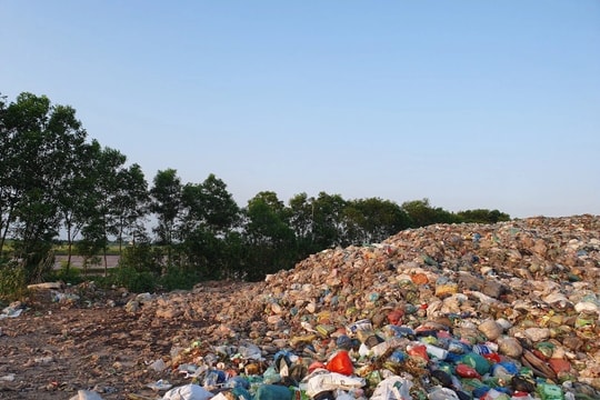 Hải Phòng đối mặt áp lực gia tăng rác thải sinh hoạt