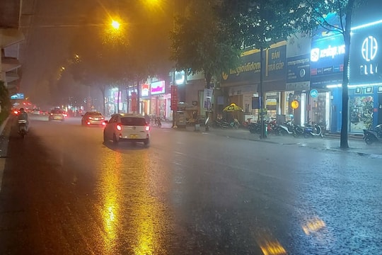 Dự báo thời tiết Hà Nội ngày 11/5/2025: Đêm và ngày có mưa, có nơi dưới 20 độ