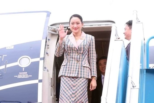 Thủ tướng Thái Lan đến Hà Nội, bắt đầu thăm chính thức Việt Nam