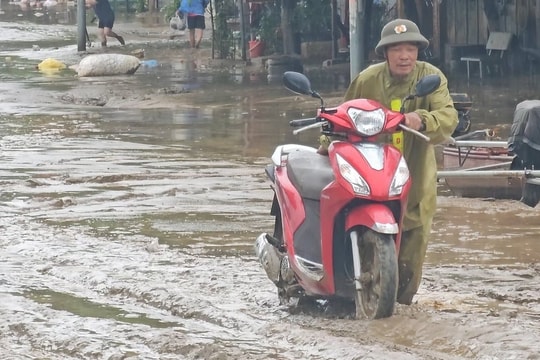 Lào Cai kích hoạt ứng phó khẩn cấp trước nguy cơ mưa lũ, sạt lở trên diện rộng
