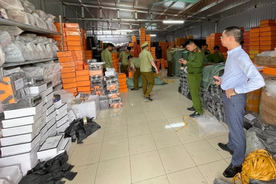Đẩy mạnh cao điểm đấu tranh ngăn chặn, đẩy lùi tình trạng buôn lậu, gian lận thương mại, hàng giả