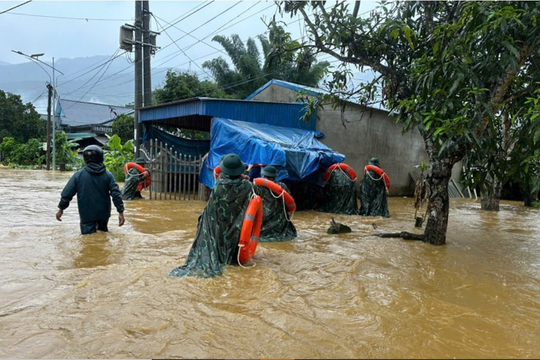 Mưa lớn ở vùng núi Bắc Bộ, nguy cơ lũ quét, sạt lở đất tăng cao