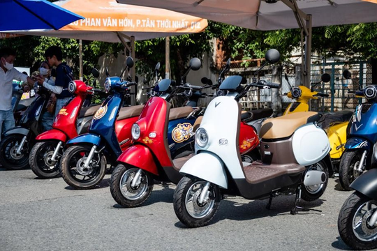 Mua VinFast Evo Lite Neo cho con đi học, phụ huynh chia sẻ: “Đẹp, tiết kiệm và đáng tin”