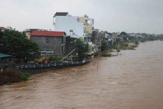 Bão số 1 di chuyển về phía Tây Nam đảo Hải Nam của Trung Quốc