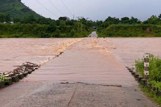 Quảng Trị: Mưa lớn do bão số 1 gây ngập lụt, thiệt hại về nông nghiệp và chia cắt giao thông