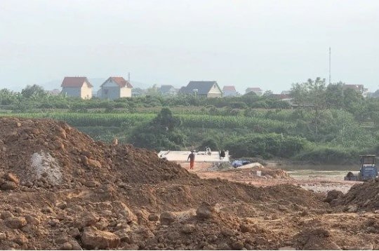 Hà Nội yêu cầu kiểm tra, xử lý tình trạng lấn chiếm đất, xây dựng trái phép
