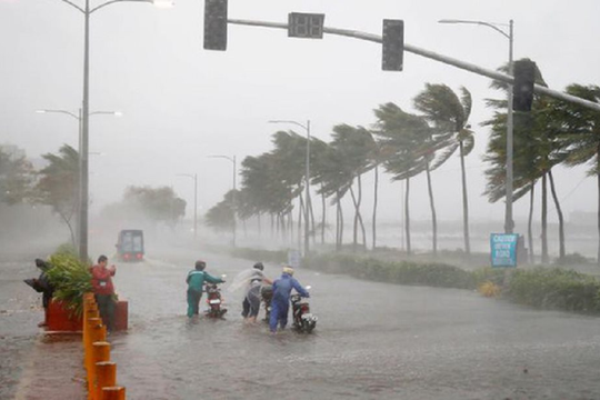Thời tiết năm 2025 diễn biến cực đoan: Bão đến sớm, nắng nóng kéo dài, mưa lũ bất thường