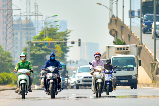 Dự báo thời tiết Hà Nội ngày 18/6/2025: Ngày nắng, chiều tối và đêm có lúc có mưa rào và dông