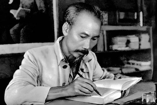 Chủ tịch Hồ Chí Minh Người sáng lập nền báo chí Cách mạng Việt Nam