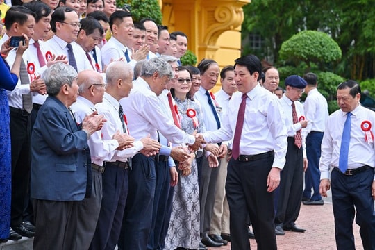 Chủ tịch nước Lương Cường gặp mặt, tuyên dương người làm báo tiêu biểu toàn quốc