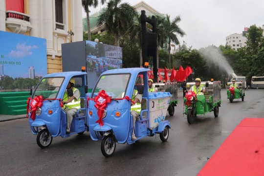 Hà Nội vận hành thiết bị vệ sinh môi trường hiện đại tại 4 quận nội đô