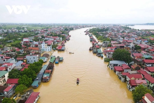 Miền Bắc đối mặt nguy cơ ngập úng do mưa lớn, lũ sông Cầu tiếp tục dâng cao