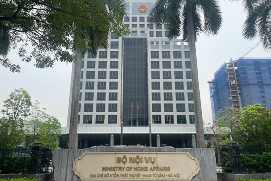 Kịp thời giải quyết chính sách cho cán bộ khi sắp xếp bộ máy: Hướng dẫn mới từ Bộ Nội vụ